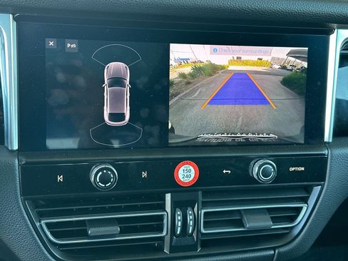 Used 2024 Porsche Macan image 19