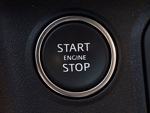 Certified 2025 Land Rover Defender 110 S AWD/4WD image 19