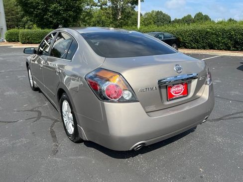 Used 2011 Nissan Altima 2.5 SL w/ 2.5SL Pkg FWD image 10