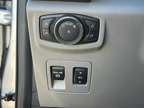 Used 2018 Ford F150 XLT w/ Equipment Group 302A Luxury AWD/4WD image 15