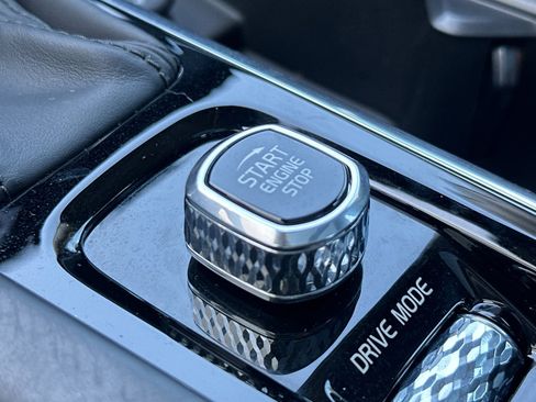 Used 2021 Volvo S60 T6 Inscription w/ Climate Package image 18