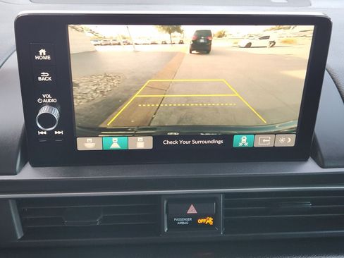 Used 2025 Honda Pilot EX-L image 17
