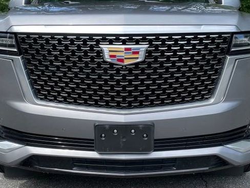 Used 2021 Cadillac Escalade ESV Premium Luxury AWD/4WD image 11