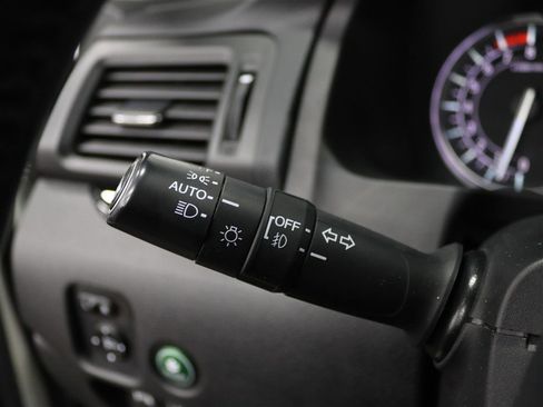 Used 2018 Honda Pilot Touring image 35