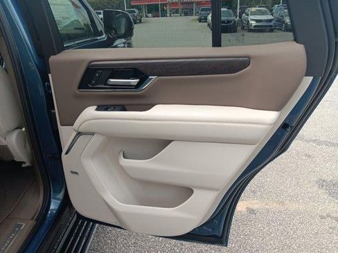New 2026 GMC Yukon Denali w/ Denali Reserve Package AWD/4WD image 18