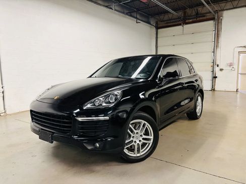 Used 2016 Porsche Cayenne AWD/4WD image 1