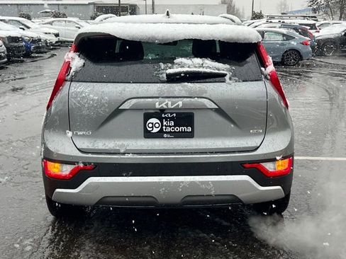 Certified 2025 Kia Niro EX image 10