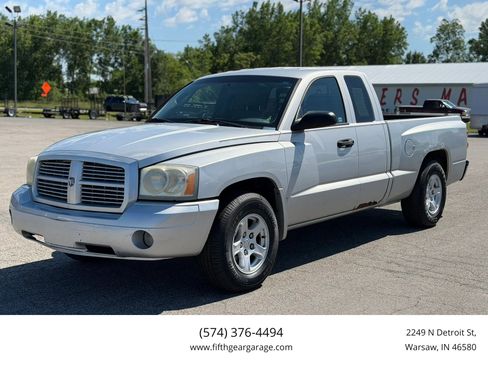 Used 2006 Dodge Dakota SLT RWD image 1