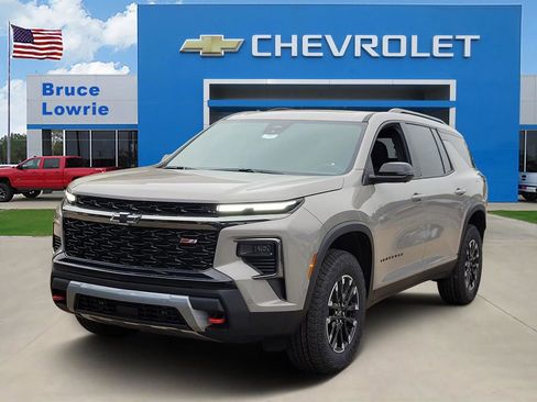 New 2026 Chevrolet Traverse Z71 w/ Enhanced Driving Package AWD/4WD image 1