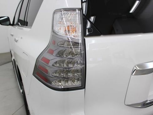 Used 2021 Lexus GX 460 Premium w/ Premium Package AWD/4WD image 43