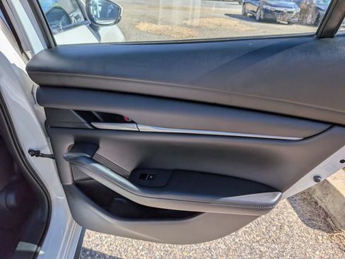 Used 2023 MAZDA MAZDA3 s FWD image 30