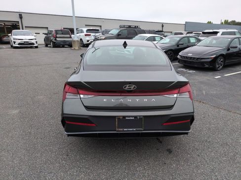 New 2026 Hyundai Elantra SE FWD image 6