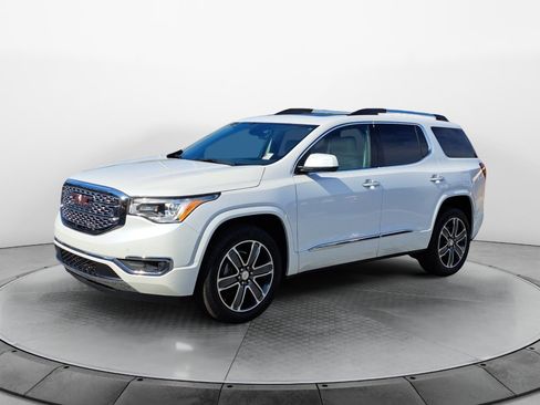 Used 2018 GMC Acadia Denali w/ Technology Package FWD image 3