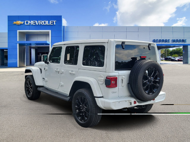 Used 2022 Jeep Wrangler Unlimited Sahara AWD/4WD image 3