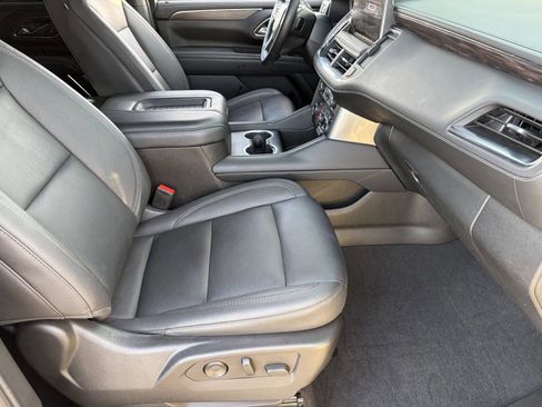 Certified 2023 Chevrolet Suburban Z71 w/ Z71 Off-Road Package AWD/4WD image 12
