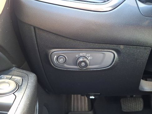 Used 2019 Chevrolet Equinox LT image 22