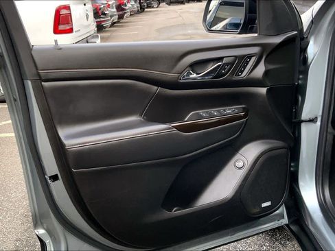 Used 2023 GMC Acadia AT4 w/ Technology Package image 20