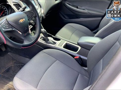 Used 2018 Chevrolet Cruze LT w/ Redline Edition image 16