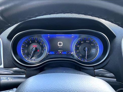 Used 2019 Chrysler 300 Touring w/ Sport Appearance Package RWD image 20