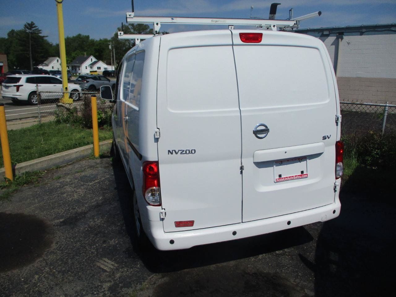 Used 2018 Nissan NV200 SV w/ Navigation Package FWD image 2