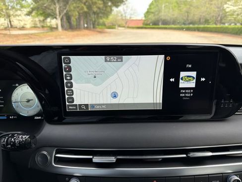 Used 2024 Hyundai Palisade Calligraphy image 18