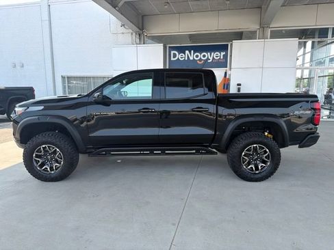 Used 2025 Chevrolet Colorado ZR2 AWD/4WD image 15
