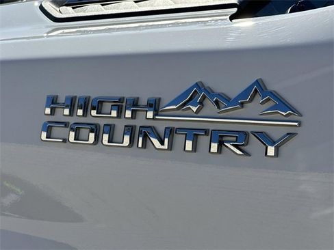 Used 2023 Chevrolet Silverado 3500 High Country image 31