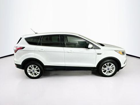 Used 2017 Ford Escape SE AWD/4WD image 10