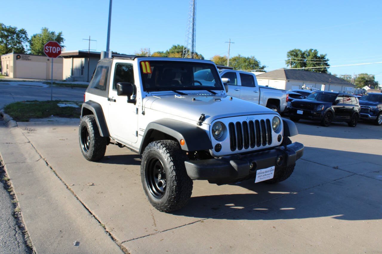 Used 2011 Jeep Wrangler Sport AWD/4WD image 2