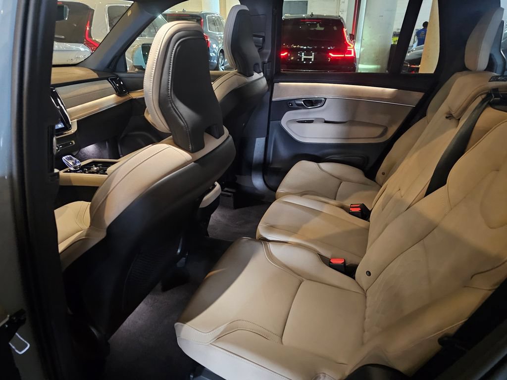Certified 2025 Volvo XC90 B5 Core AWD/4WD image 14