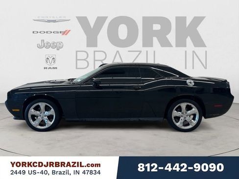 Used 2011 Dodge Challenger R/T RWD image 2