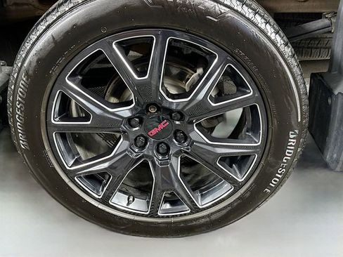 Used 2024 GMC Sierra 1500 Denali w/ Denali Carbonpro Edition AWD/4WD image 32