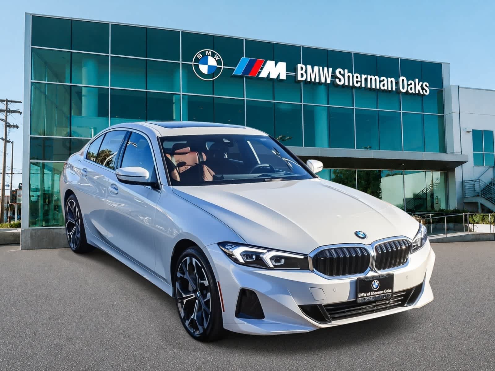 Used 2026 BMW 330i Sedan w/ Premium Package RWD image 3