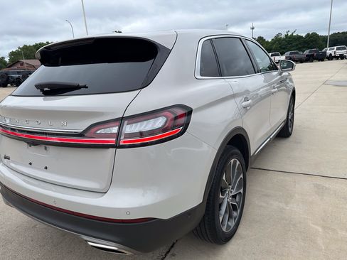 Used 2023 Lincoln Nautilus Reserve AWD/4WD image 9