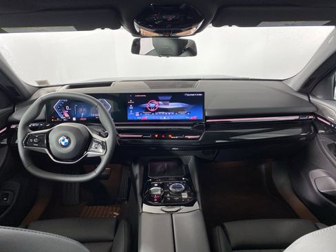 New 2026 BMW 530i xDrive w/ Premium Package image 19