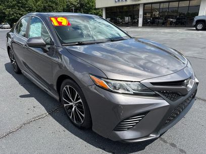 Used 2019 Toyota Camry SE