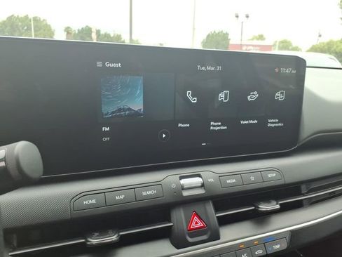 Used 2025 Kia K4 LXS image 18