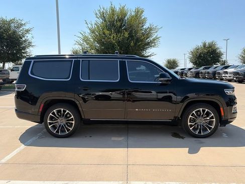 Used 2022 Jeep Grand Wagoneer Series III w/ Rear Seat Video Group 1 AWD/4WD image 9