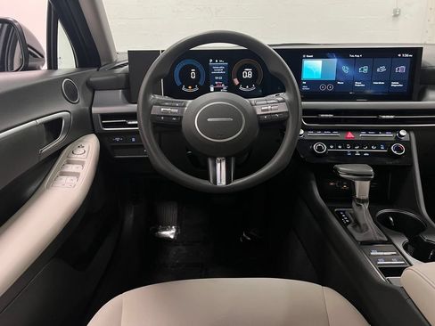 Used 2025 Hyundai Sonata SE FWD image 15