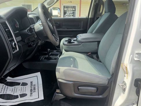 Used 2018 RAM 2500 Tradesman w/ Chrome Appearance Group AWD/4WD image 13