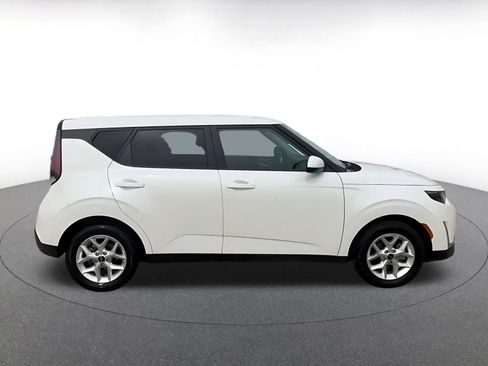 Used 2025 Kia Soul LX w/ LX Technology Package image 16