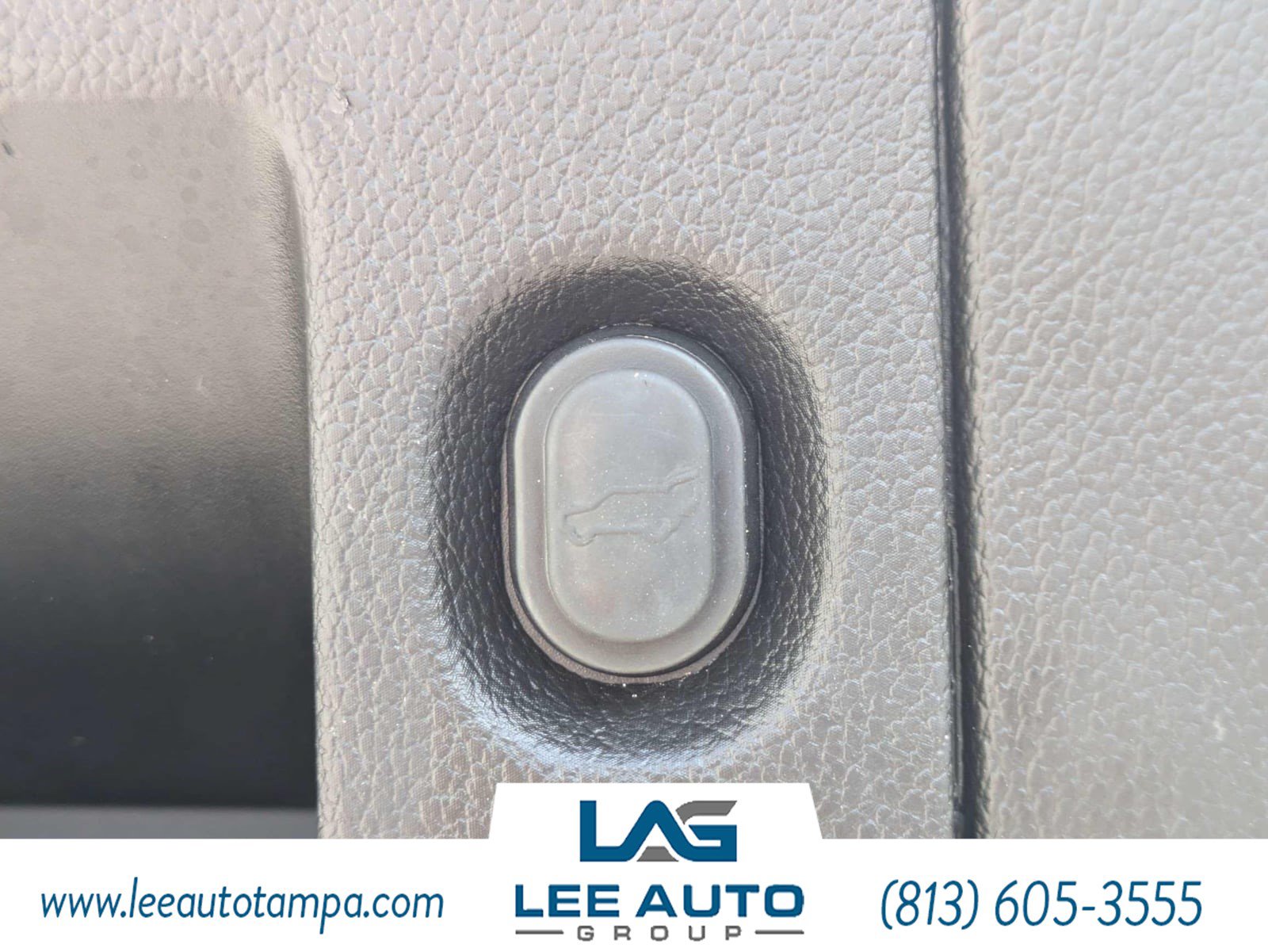 Used 2020 Cadillac Escalade Luxury RWD image 13