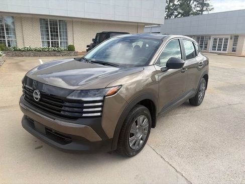 Used 2025 Nissan Kicks S FWD image 2