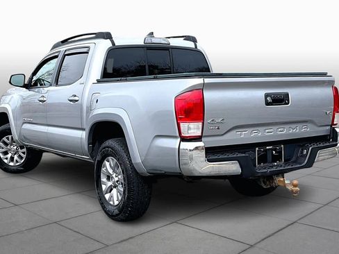 Used 2017 Toyota Tacoma SR5 w/ Tow Package image 12
