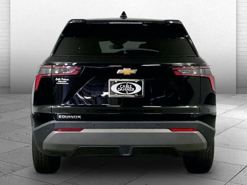 Used 2025 Chevrolet Equinox LT FWD image 3
