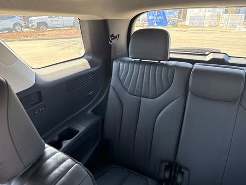 Used 2023 Hyundai Palisade Limited AWD/4WD image 24