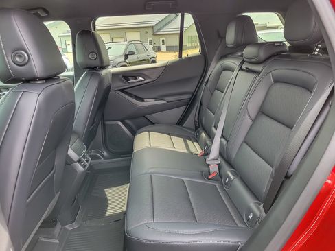 New 2027 Chevrolet Equinox LT w/ Convenience Package II AWD/4WD image 9