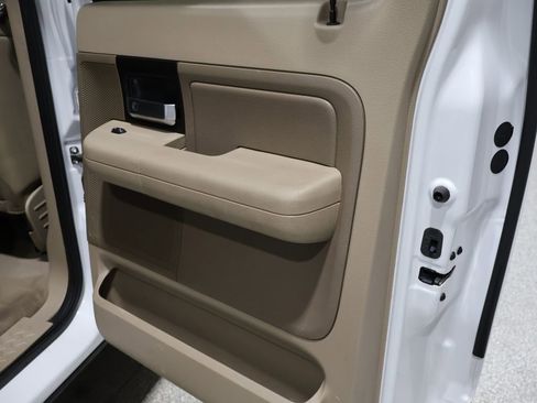 Used 2006 Ford F150 XLT image 25