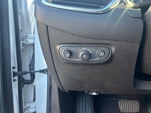 Used 2022 Chevrolet Equinox Premier image 27