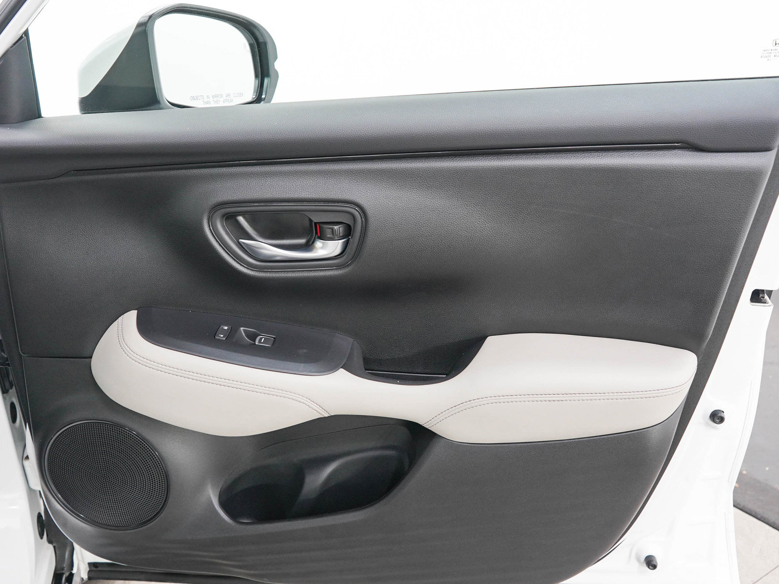 Used 2025 Honda HR-V EX-L image 11